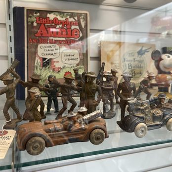 The Mart Collective - Antiques Near Me - Venice, California The Mart Collective - Antiques Near Me - Venice, California