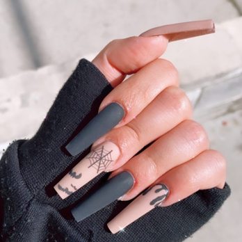 Studio Nail Bar - Nails by Meghu - Nail Salons Near Me - Burbank, California