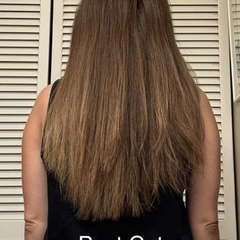 Salt + Hair Salon - The cut I left with, 6 weeks later. - Cosmetics & Beauty Supply Near Me - Lahaina, Hawaii Salt + Hair Salon - The cut I left with, 6 weeks later. - Cosmetics & Beauty Supply Near Me - Lahaina, Hawaii