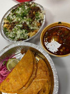 Guanatos Tacos by null
