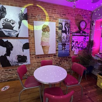 Moo Moo Cows - Ice Cream & Frozen Yogurt Near Me - Baltimore, Maryland