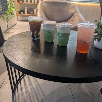 Da Vien Coffee - Cookie butter matcha latte, strawberry tea, brown sugar milk tea, brown sugar fresh milk, strawberry creme oat matcha - Desserts Near Me - Cypress, California