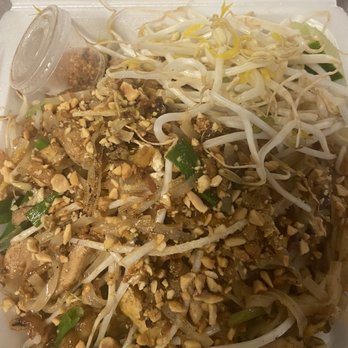 Papaya Tree - Pad Thai - Food Trucks Near Me - Anchorage, Alaska