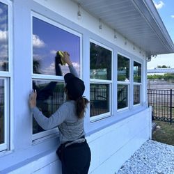 7 hermanos cleaning service - Window  cleaning