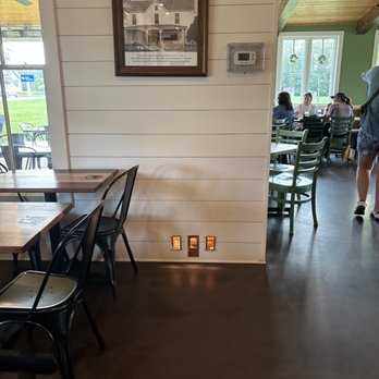 Belties - Dining room with "hidden" apartment - Coffee Roasteries Near Me - Nellysford, Virginia