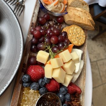 Peche Modern Coastal - Cheese platter was excellent - Seafood Near Me - Peachtree Corners, Georgia