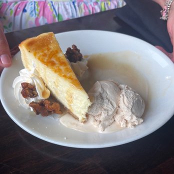 Barrel Back Restaurant - Creme Brûlée - New American Near Me - Walloon Lake, Michigan