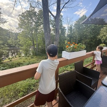 Merrill Farm Inn - Patio looking at the river - Hotels Near Me - North Conway, New Hampshire