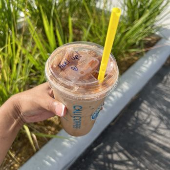 Cali Coffee - Iced Chai Latte with Oatmilk and Cinnamon powder - Coffee & Tea Near Me - North Lauderdale, Florida Cali Coffee - Iced Chai Latte with Oatmilk and Cinnamon powder - Coffee & Tea Near Me - North Lauderdale, Florida