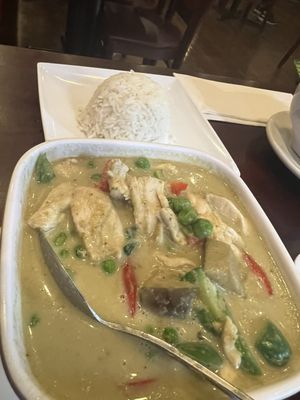 Tiparos Thai Cuisine & Sushi Bar by null