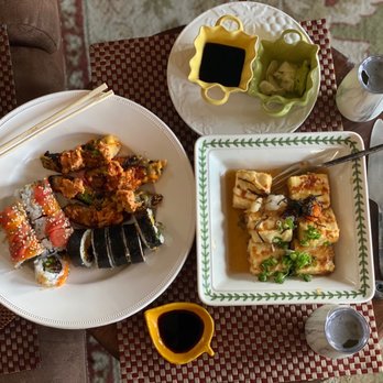 Tane Vegan Izakaya - 3 sushi dishes and one tempura! Forgot the names sadly :( - Vegan Near Me - Berkeley, California