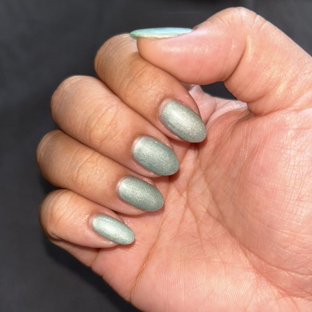 Gradient Nail - Nail Salons Near Me - Honolulu, Hawaii
