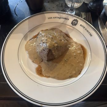 Les Antiquaires - Bistros Near Me - Paris, 75