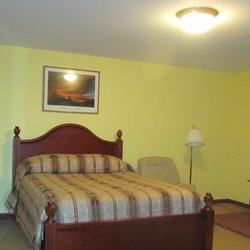 Simpsons Hollow Bed and Breakfast - Master Bedroom