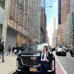 Luxury Black Car - Professional drivers!