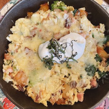 Petit Soleil - Kitchen sink skillet - Breakfast & Brunch Near Me - Napa, California