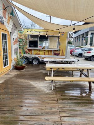 Aroy Ver Thai Bite the food truck by null