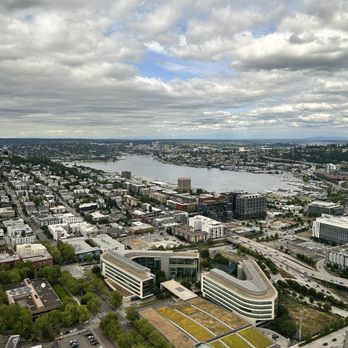 Space Needle - Landmarks & Historical Buildings Near Me - Seattle, Washington