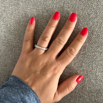 Jenny’s Nails & Spa - Beautiful regular polish manicure. Looks like gel. - Nail Salons Near Me - South Pasadena, California
