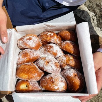 Leonard's Bakery - Malasadas - Bakeries Near Me - Honolulu, Hawaii Leonard's Bakery - Malasadas - Bakeries Near Me - Honolulu, Hawaii