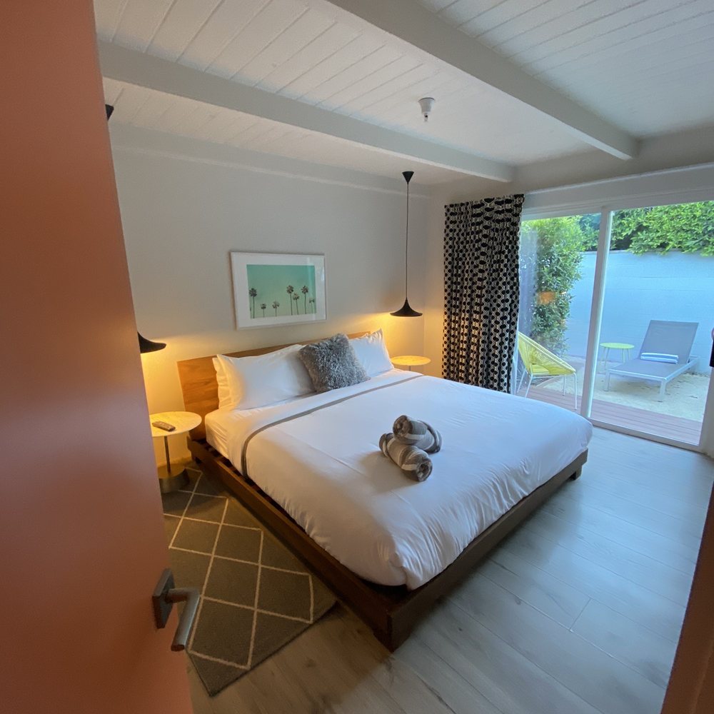 The Weekend - Bedroom with patio - Hotels Near Me - Palm Springs, California The Weekend - Bedroom with patio - Hotels Near Me - Palm Springs, California