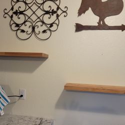 Mixteca Handy Services - The Finished product of floating shelves installation.