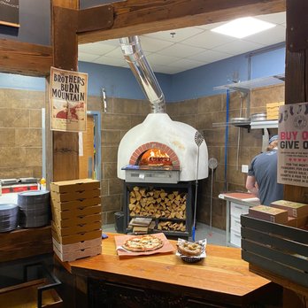 Ursa Minor Brewing - Pizza Oven - Brewpubs Near Me - Duluth, Minnesota Ursa Minor Brewing - Pizza Oven - Brewpubs Near Me - Duluth, Minnesota