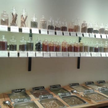 Casa Ruiz - Me encanta todos los frasquitos - Grocery Near Me - Madrid, M