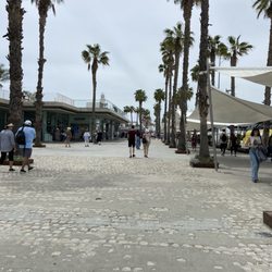 Centro Pompidou de Málaga - Promenade through the restaurants