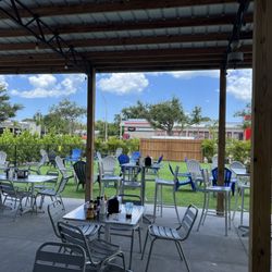 3 Bridges Brewing - Outdoor area