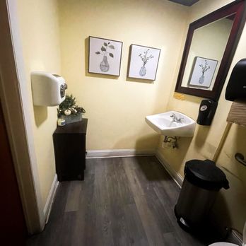 Thai Corner Bistro - restroom - Thai Near Me - Wayne, New Jersey