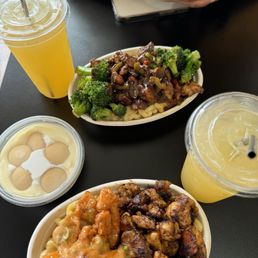 Tropical lemonade, banana pudding, Da Bop & BYO: Swizz Beatz, honey jerk chicken, peppers, roasted broccolis & jerkz sauce