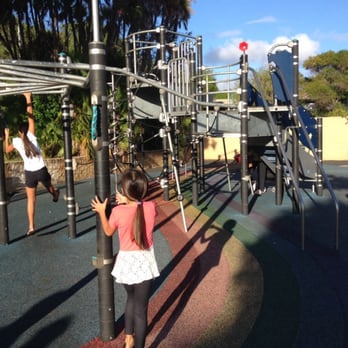 Waialae Iki Neighborhood Park - Parks Near Me - Honolulu, Hawaii