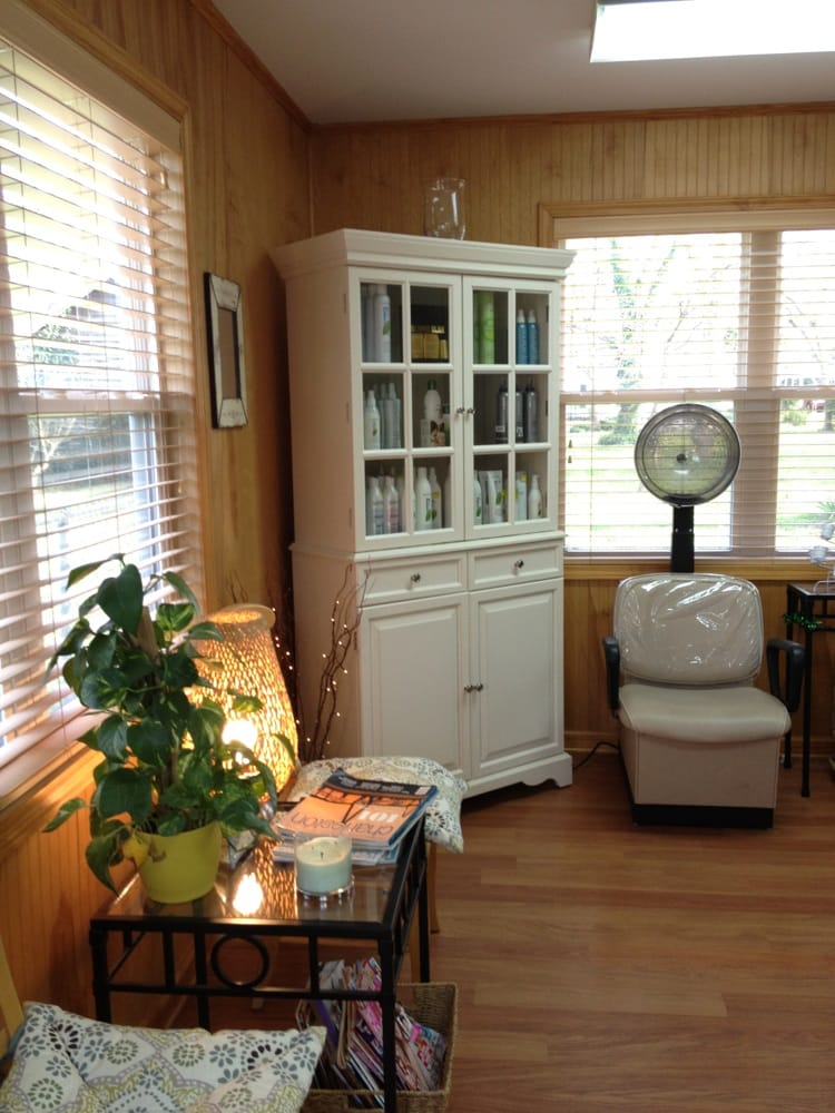 BLADES HAIR SALON 422 E Railroad Ave, Leesville, South Carolina