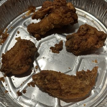 Ledo's Pizza - Alternate view of Extra Dry Chicken Wings - Pizza Near Me - Countryside, Illinois