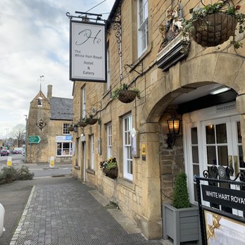 White Hart Royal - Front wall of hotel - Hotels Near Me - Moreton-in-Marsh, GLS
