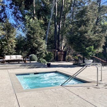 Calamigos Ranch Resort & Spa - Hot tub - Resorts Near Me - Malibu, California Calamigos Ranch Resort & Spa - Hot tub - Resorts Near Me - Malibu, California