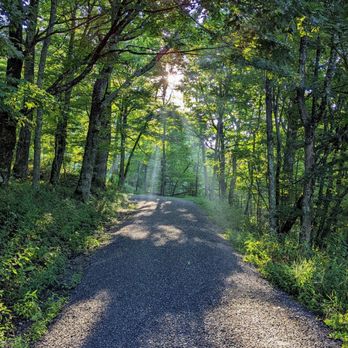 Blue Ridge Parkway - Flat Top Mountain Trail | Instagram: @telephonesmoothie - Hiking Near Me - Deep Gap, North Carolina