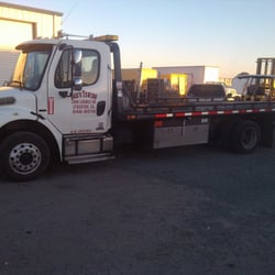 Bob's Towing