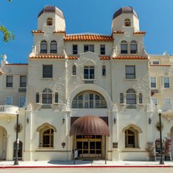 Sunrise Barbershop - HISTORIC PB HOTEL