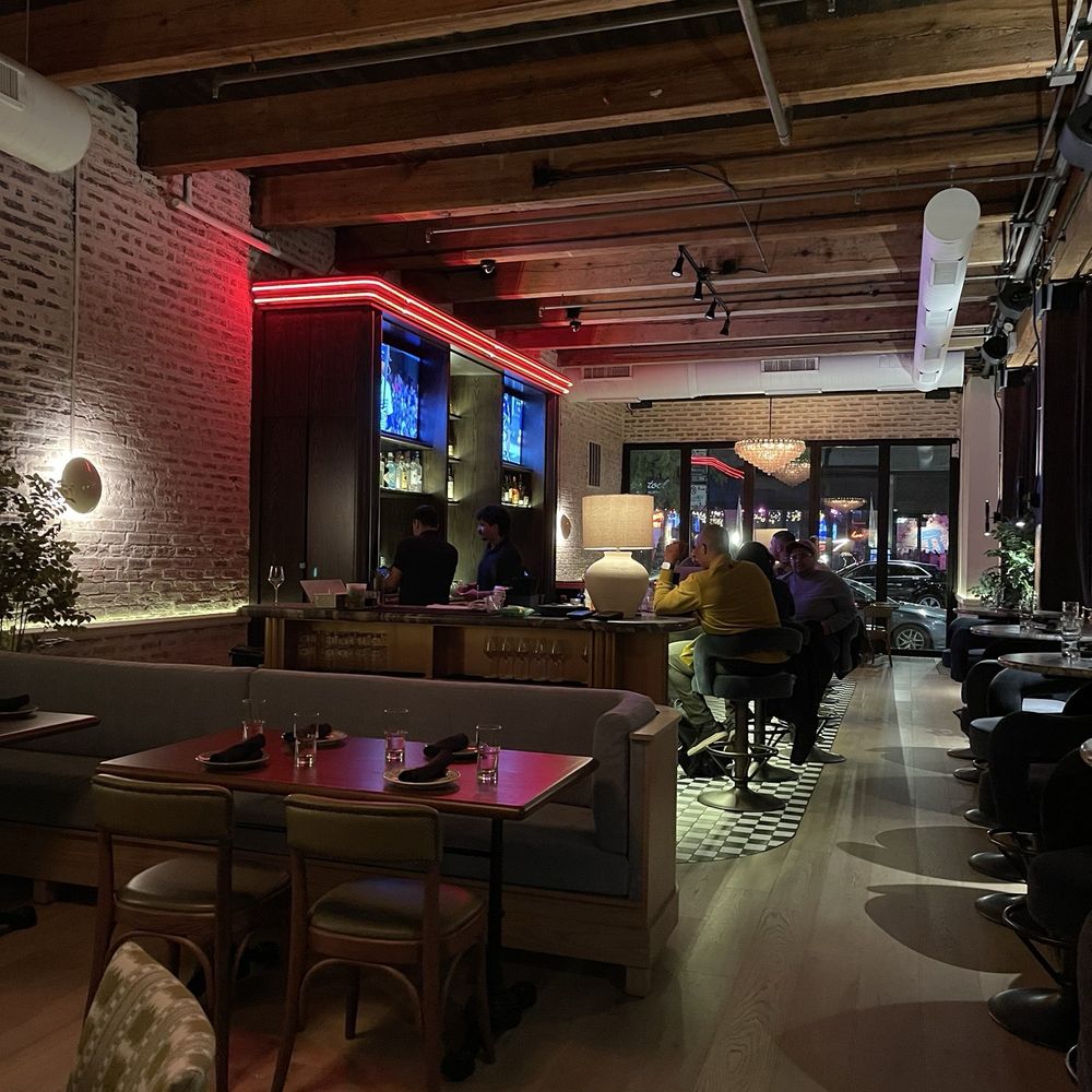 Ila's - Interior - Comfort Food Near Me - Chicago, Illinois Ila's - Interior - Comfort Food Near Me - Chicago, Illinois