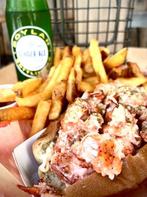 Luke's Lobster SoMa by null