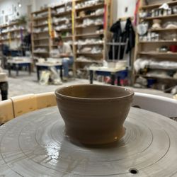 Hand / Thrown Ceramics Studio - Wheel throwing