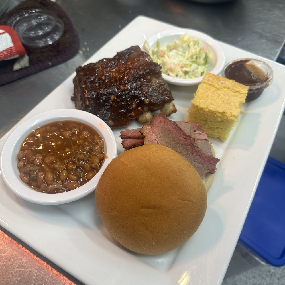 The Corn Krib - Bbq platter special - Bars Near Me - Belgrade, Nebraska