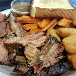 Here I had ribs, brisket, sweet potato fries (w/ cinnaomon dip), corn nuggets, and texas toast.