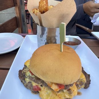 Finney's Crafthouse - Smashburger and tots - New American Near Me - Burbank, California Finney's Crafthouse - Smashburger and tots - New American Near Me - Burbank, California