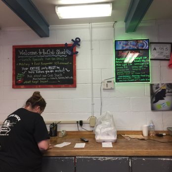 The Crab Shack - Seafood Near Me - Salter Path, North Carolina
