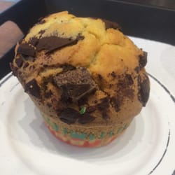 Breadway - Muffin chocolat fait maison. Pas mal ! Mais un peu bourratif.
