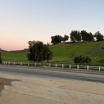 Miramonte Winery - Wineries Near Me - Temecula, California