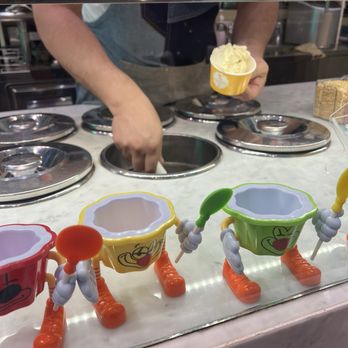 ILGelato Di Carlotta - Desserts Near Me - Niagara Falls, Ontario